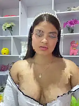 Itskari  online show from November 2025 11:49:02 PM