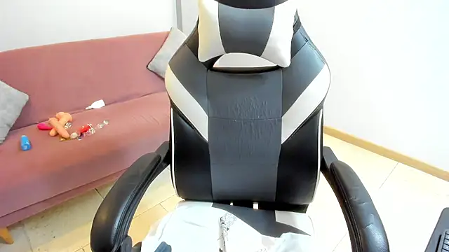 Snapshot of Julietta01 chatting on November 2025 03:07:01 AM Julietta01 online show from November 2025 03:07:01 AM