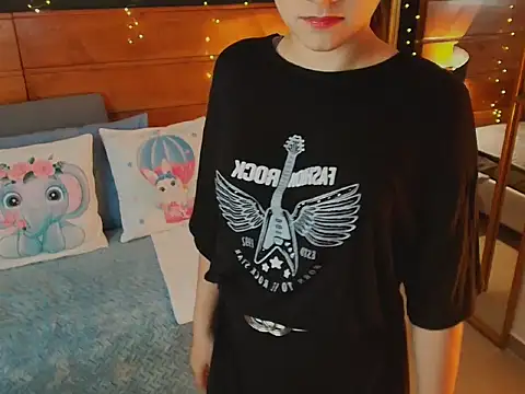 milena kiitty online show from February 2026 11:47:02 AM