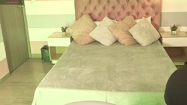 samantaortega   online show from November 2025 12:16:02 PM