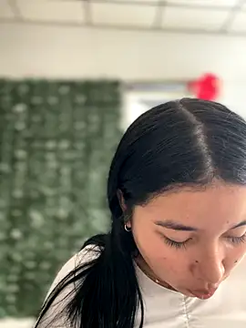 Vickybon online show from November 2025 07:25:01 PM