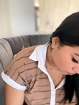 Vickybon online show from November 2025 03:14:02 PM