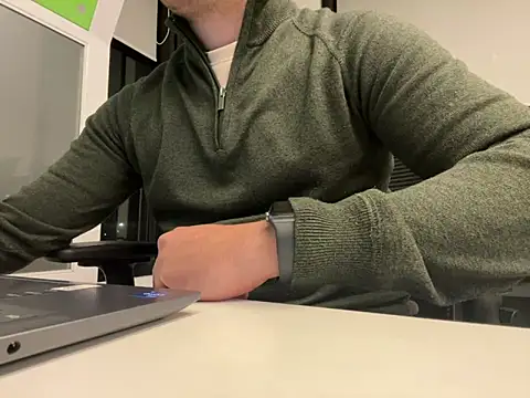 LeoBlaze13 online show from November 2025 12:33:01 AM