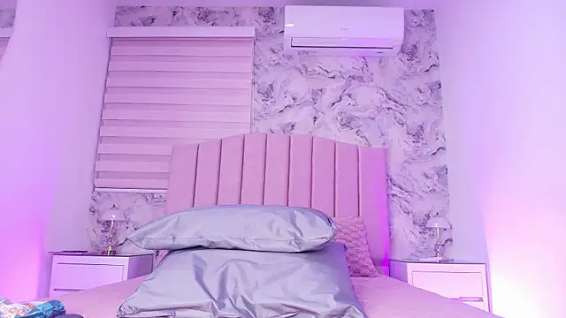 Snapshot of emma_trix chatting on April 2026 11:54:02 AM emma trix online show from April 2026 11:54:02 AM