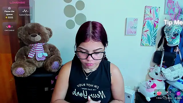 Emma boo online show from December 2025 02:47:02 PM