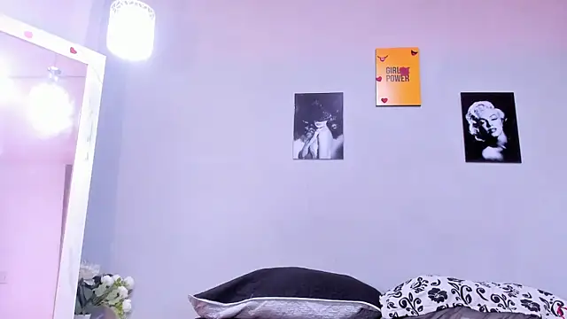 sexynova 93 online show from April 2026 12:20:01 PM