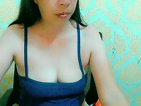 nhicole4u online show from October 2025 02:51:02 PM