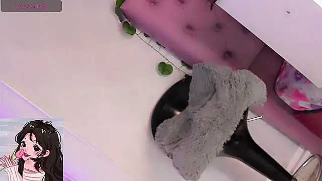 LIA-FER-DOLL online show from November 2025 11:45:01 AM