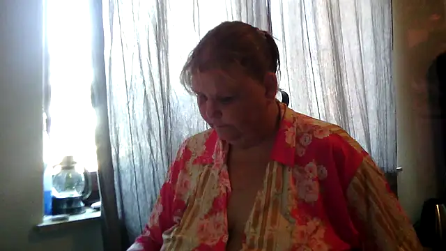 Snapshot of Sylviastar46 chatting on June 2026 07:35:02 AM Sylviastar46 online show from June 2026 07:35:02 AM