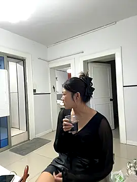 xiaojingzi66 online show from December 2025 10:15:01 PM