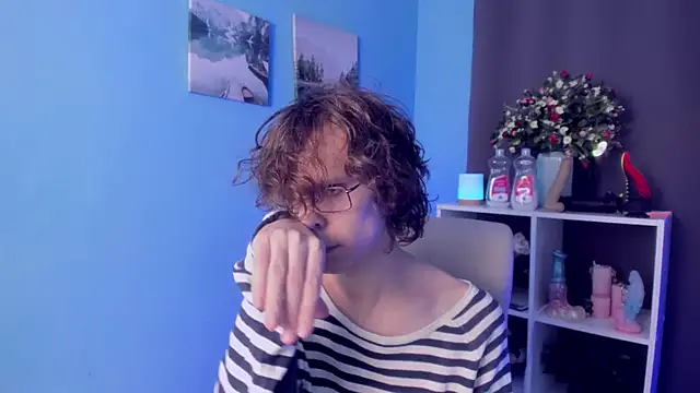 LeoBensyten online show from November 2025 08:55:01 PM