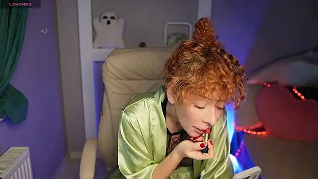 SophieTynes online show from November 2025 08:26:02 AM