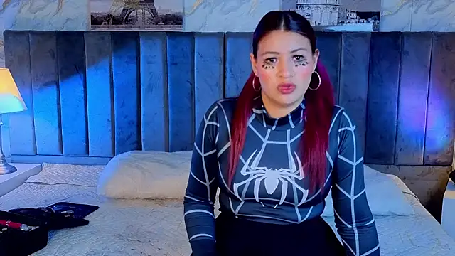 Snapshot of sin_sisters chatting on October 2025 01:34:02 PM sin sisters online show from October 2025 01:34:02 PM