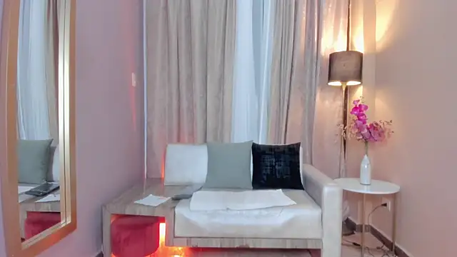 HannaaWells online show from November 2025 05:59:01 PM