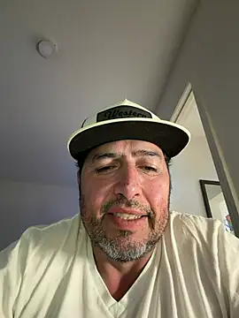 ezrah23 online show from February 2026 10:03:02 AM