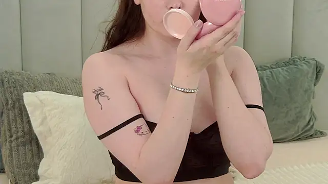 VickiBanx online show from February 2026 04:50:02 AM