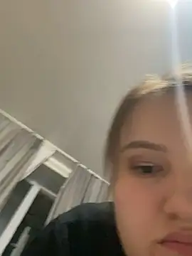 Regina Lynne online show from November 2025 02:28:02 PM