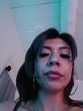 MZThang2Kute online show from November 2025 11:02:01 AM