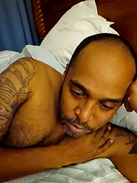 TraddyZaddy online show from October 2025 03:51:02 AM