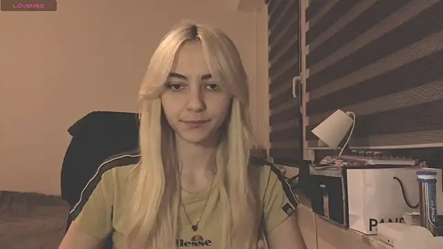 Snapshot of misa__liaaa chatting on November 2025 06:17:01 PM misa liaaa online show from November 2025 06:17:01 PM