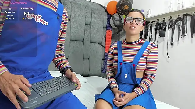 DamianandEva online show from October 2025 01:12:01 PM