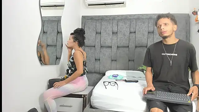 DamianandEva online show from November 2025 12:26:01 PM