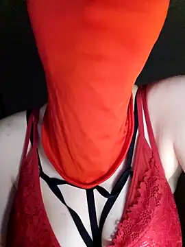 Cute-UwU online show from November 2025 08:20:02 PM