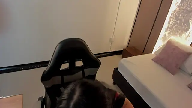 brigitte pink  online show from November 2025 08:22:01 PM