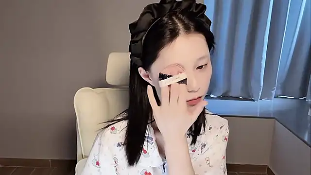 Snapshot of yuyu-33 chatting on August 2026 03:53:02 AM yuyu-33 online show from August 2026 03:53:02 AM
