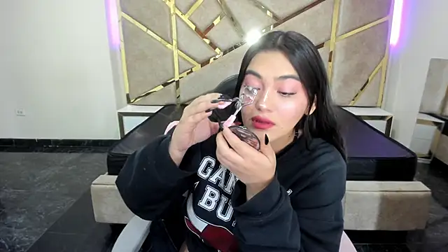 Frrreyaa online show from November 2025 03:19:01 AM