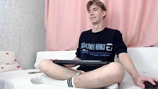 Harvey foster online show from December 2025 07:50:01 AM