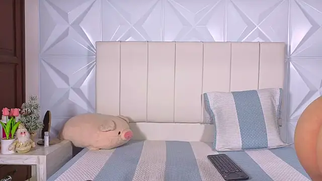 Luna  grace online show from January 2026 10:02:02 PM