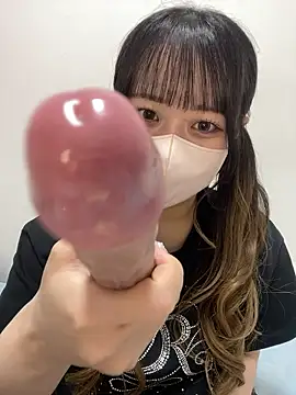 Snapshot of emiri_da_nyan chatting on May 2026 01:16:02 PM emiri da nyan online show from May 2026 01:16:02 PM