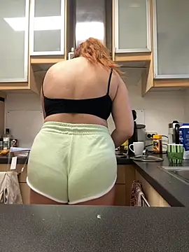 MOLO-ko online show from November 2025 03:22:01 PM