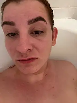 MOLO-ko online show from November 2025 05:15:02 PM