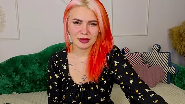 lada love online show from November 2025 09:57:02 PM