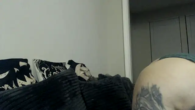 Snapshot of Holyplastic chatting on November 2025 01:15:01 AM Holyplastic online show from November 2025 01:15:01 AM