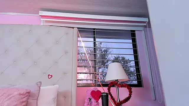 Snapshot of scarlett_leblanc_ chatting on February 2026 12:11:01 PM scarlett leblanc online show from February 2026 12:11:01 PM