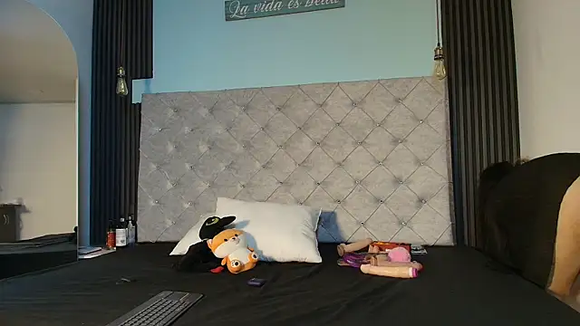 Liia Leens online show from November 2025 04:02:02 AM