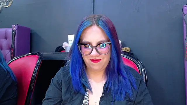 BellaBarness online show from November 2025 01:17:02 PM