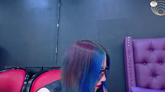 BellaBarness online show from November 2025 01:33:02 PM