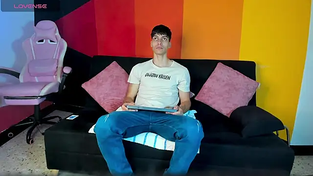 AlessioVitale online show from December 2025 11:59:01 AM