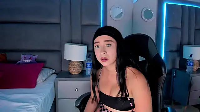 AdaraaMuller online show from November 2025 08:31:01 PM