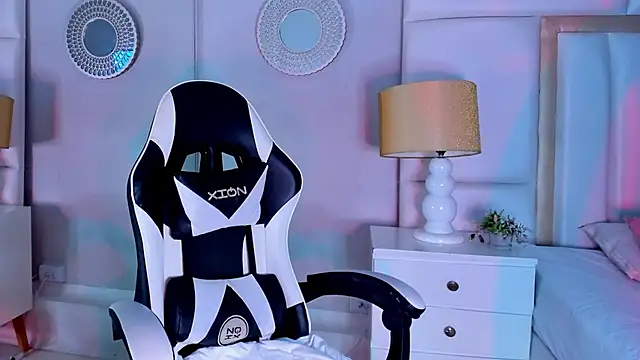 AdaraaMuller online show from November 2025 08:11:01 PM