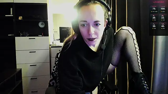 EvaMay4k online show from November 2025 09:47:01 PM