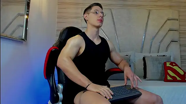 MAXTHOMSON online show from January 2026 04:06:02 AM