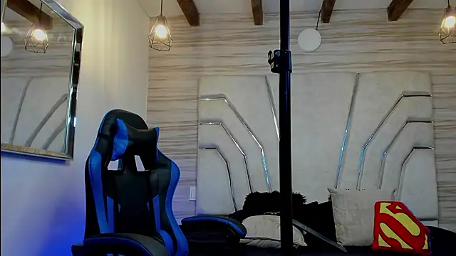 MAXTHOMSON online show from February 2026 06:22:01 AM