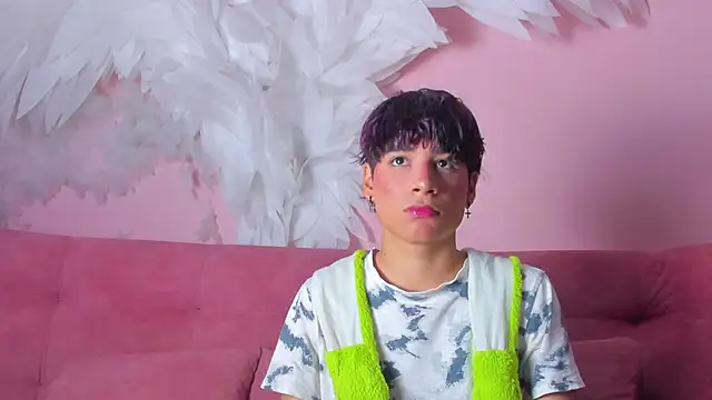 Leo Glow online show from February 2026 01:14:01 PM