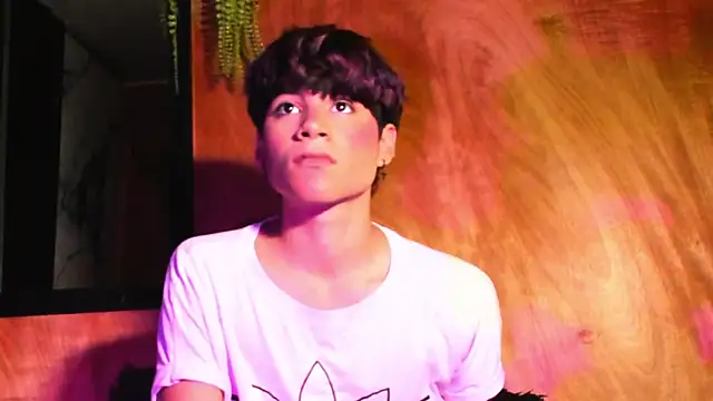 Leo Glow online show from February 2026 12:56:01 PM