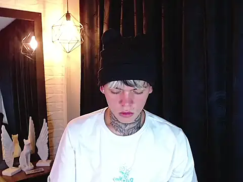 Snapshot of frankboyx chatting on November 2025 07:24:01 PM frankboyx online show from November 2025 07:24:01 PM